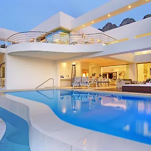 hollywood-mansion.hotels-capetown.com/